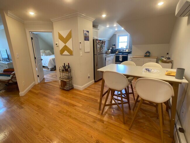 67 Temple St, Unit 3 in Somerville, MA - Building Photo - Building Photo