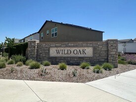 1900 N Oaks St in Tulare, CA - Building Photo