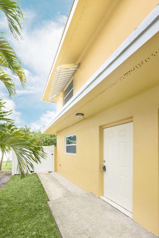 256 NE 13th St in Delray Beach, FL - Building Photo - Building Photo