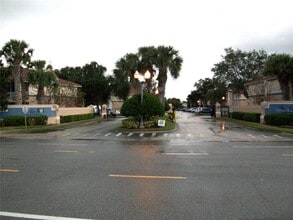 495 Las Cortes Ln in Orlando, FL - Building Photo - Building Photo