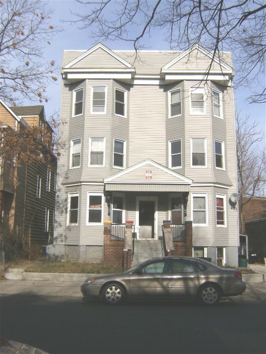 4 Eaton Pl in East Orange, NJ - Building Photo