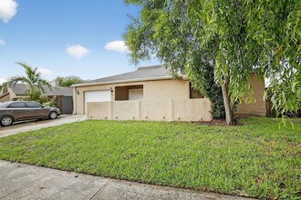 9430 SW 49th St in Cooper City, FL - Building Photo - Building Photo