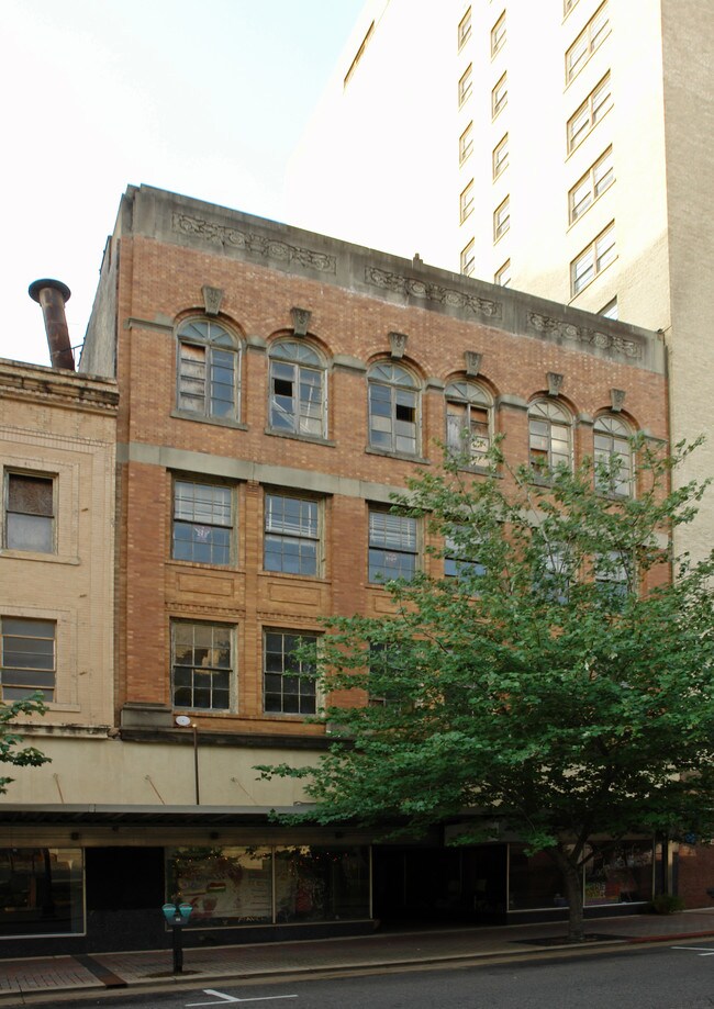 513-515 Milam St in Shreveport, LA - Foto de edificio - Building Photo