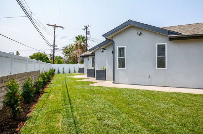 6402 Kenwater Pl in West Hills, CA - Building Photo - Building Photo