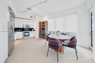 60 SW 13th St, Unit 2600 in Miami, FL - Building Photo - Building Photo