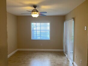2850 N Oakland Forest Dr in Fort Lauderdale, FL - Building Photo - Building Photo
