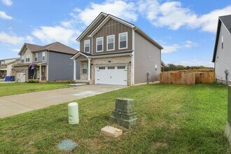 845 Macon Ln in Clarksville, TN - Building Photo - Building Photo