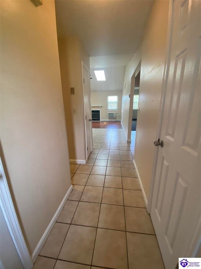 501 Independence Ct in Radcliff, KY - Building Photo - Building Photo
