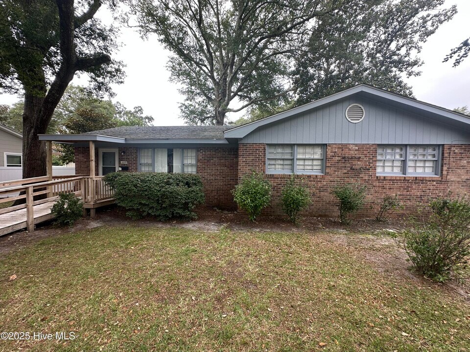 311 N Atlantic Ave in Southport, NC - Building Photo