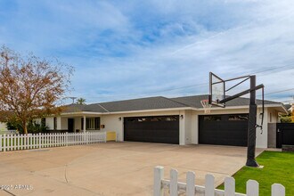 5001 E Mitchell Dr in Phoenix, AZ - Building Photo - Building Photo