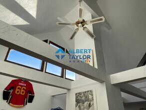 10 Parker Hill Ave, Unit 1 in Boston, MA - Foto de edificio - Building Photo