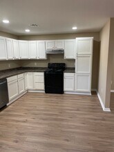 102 Russell Ct in Pineville, LA - Building Photo - Building Photo