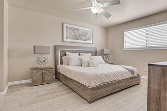 208 Seawall Blvd in Galveston, TX - Building Photo - Building Photo