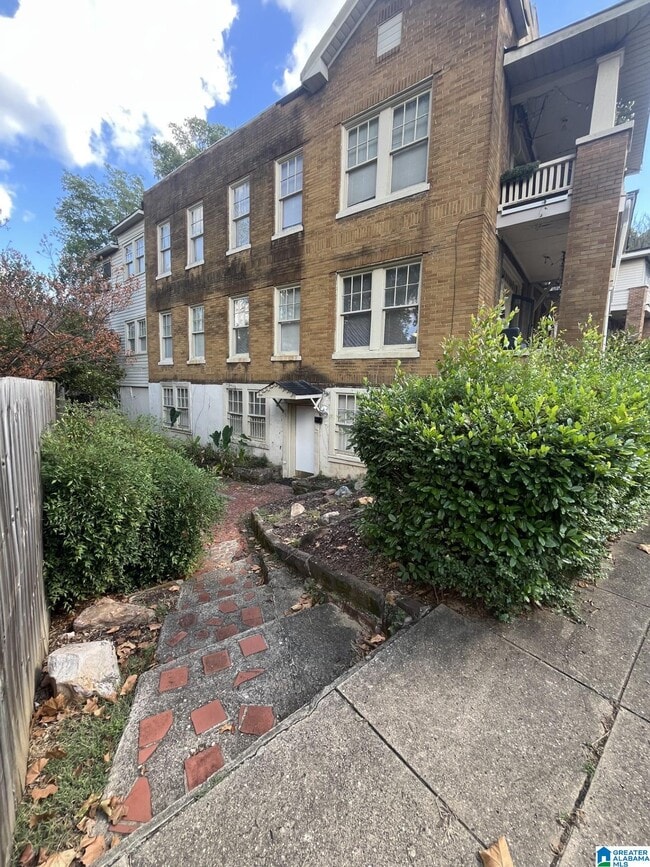 property at 905 40th St S