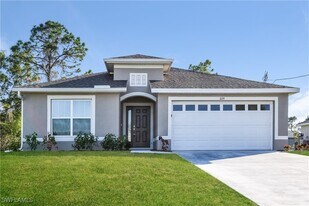 1024 NE 36th St in Cape Coral, FL - Building Photo