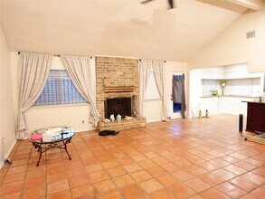 6215 Pinole Forest Dr in Houston, TX - Foto de edificio - Building Photo