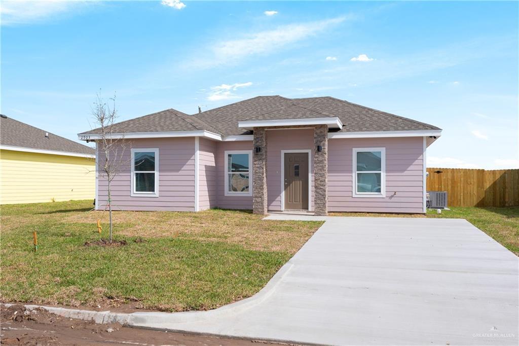 2903 Maria Dr in La Feria, TX - Building Photo