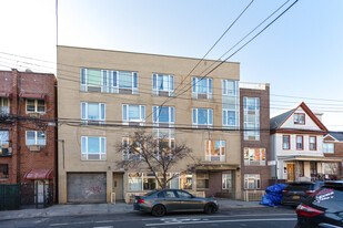 40-48 97th St in Flushing, NY - Foto de edificio - Building Photo