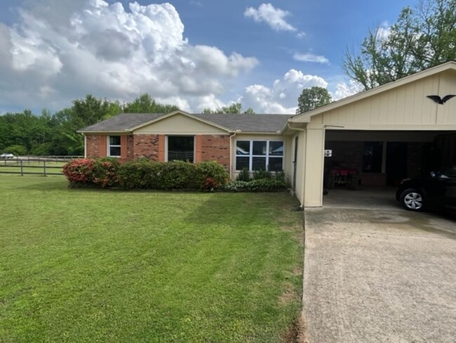 property at 138 Valley View Rd
