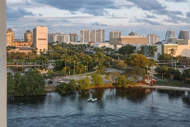 property at 1170 N Federal Hwy