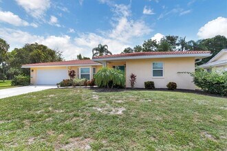 2943 Tuckerstown Dr in Sarasota, FL - Building Photo - Building Photo