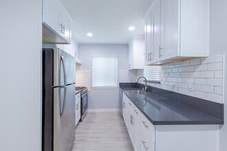 633 Indiana Ave in Venice, CA - Building Photo - Building Photo