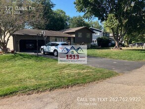 121 Dana Dr in Beaver Dam, WI - Building Photo - Building Photo