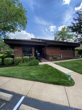 572 Coeur de Royale Dr, Unit 572 Coeur de Royale Dr in Creve Coeur, MO - Foto de edificio - Building Photo