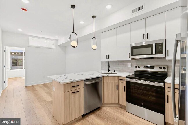 2633 Cecil B. Moore Ave in Philadelphia, PA - Building Photo - Building Photo