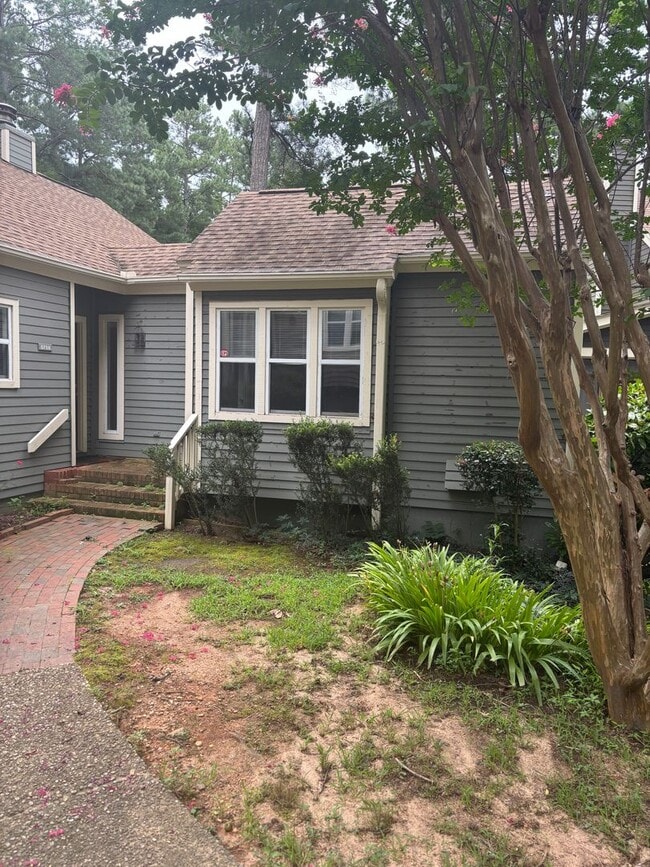5738 Sentinel Dr in Raleigh, NC - Building Photo - Building Photo