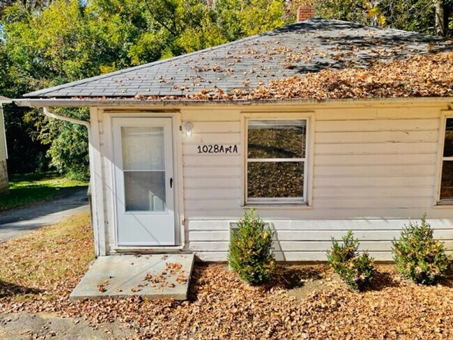 1028 Asheboro St-Unit -Asheboro 1028-A in High Point, NC - Building Photo - Building Photo