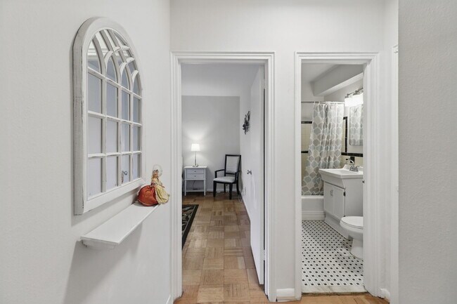 2500 Q St NW in Washington, DC - Building Photo - Building Photo