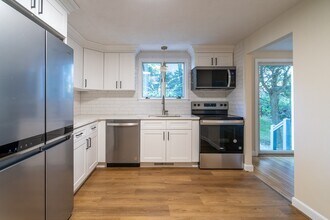 10 Colburn St in Waltham, MA - Building Photo - Building Photo