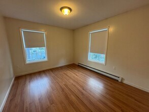86 Endicott St, Unit D in Peabody, MA - Building Photo - Building Photo