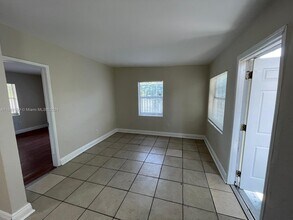 644 NW 15th Terrace-Unit -1 in Fort Lauderdale, FL - Building Photo - Building Photo