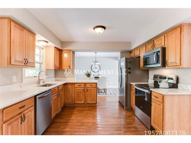 6416 Sherwood Ave in Minneapolis, MN - Building Photo - Building Photo