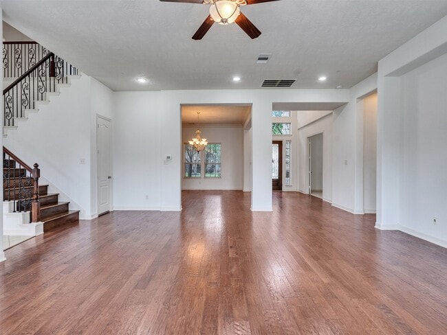 28003 Iberville Glen Dr