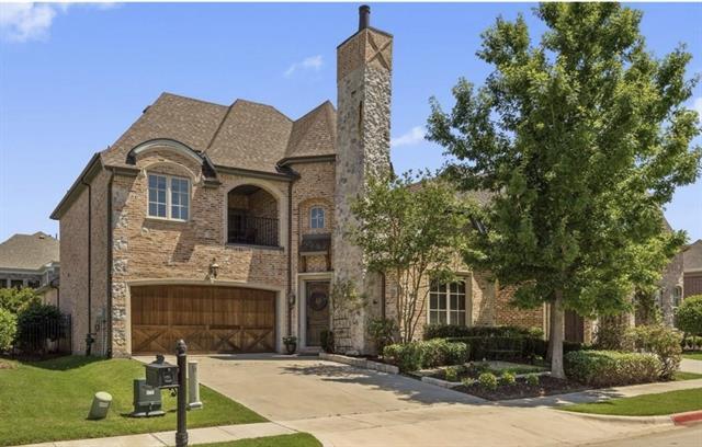 8329 Lindsay Gardens in The Colony, TX - Building Photo