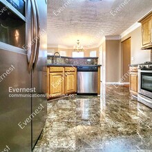 425 Brunswick Cir in Stockbridge, GA - Foto de edificio - Building Photo