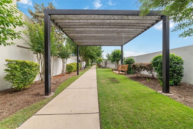 11506 Royal Tower Pl