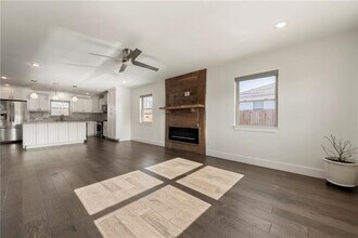 406 NW 5th St in Bentonville, AR - Building Photo - Building Photo