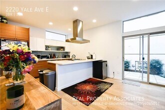 2220 Yale Ave. E. in Seattle, WA - Building Photo - Building Photo