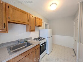 156-158 Summer St Unit #304 in Somerville, MA - Building Photo - Building Photo