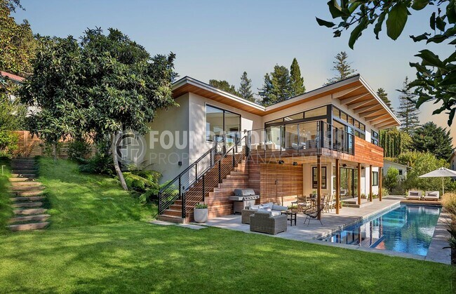 property at 1 Meyer Ln