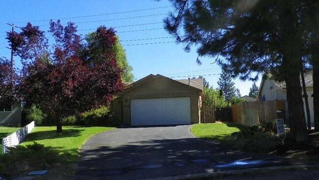 property at 752 SE Breitenbush Ln