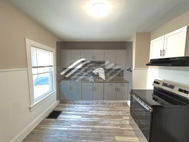 property at 2806 S Smithville Rd