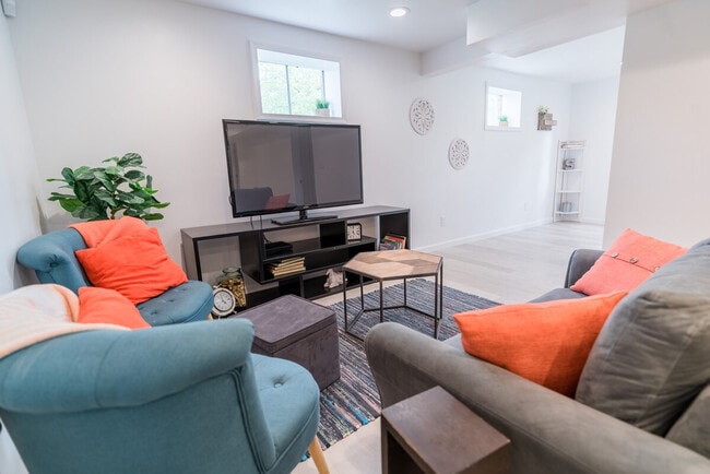 412 Allen Dr in Charlottesville, VA - Building Photo - Building Photo
