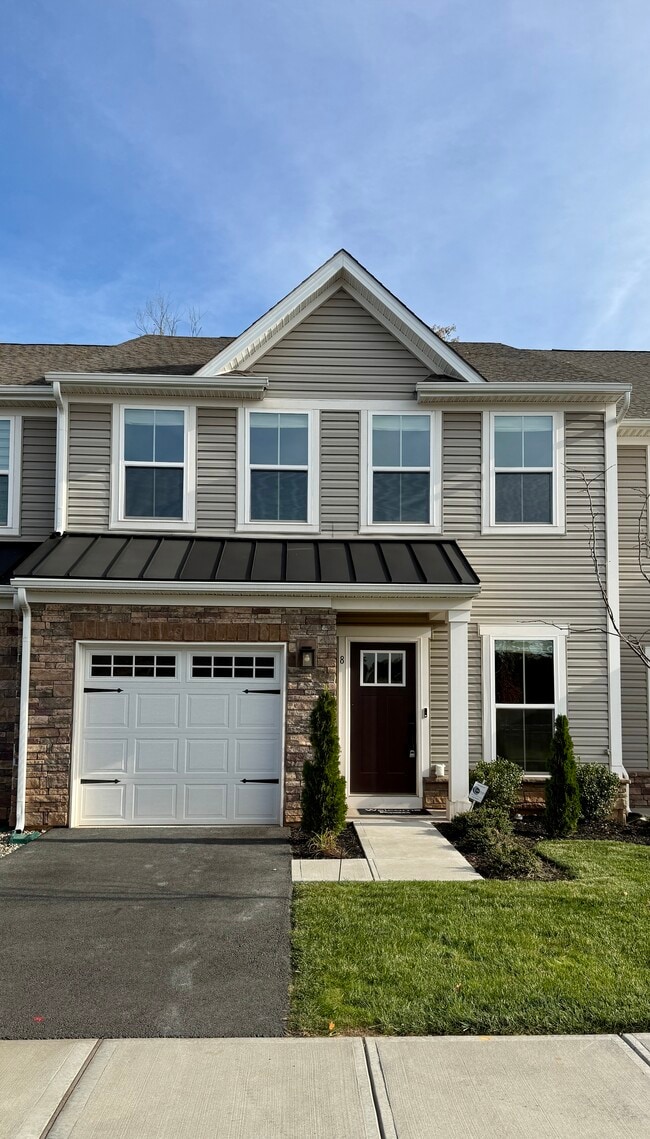 property at 8 Owen Ct