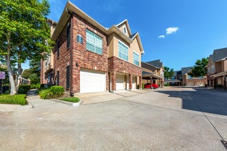 Marquis on Memorial in Houston, TX - Building Photo - Building Photo