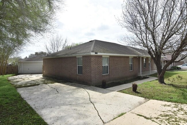 12745 Lake Conroe Hills Dr in Willis, TX - Building Photo - Building Photo